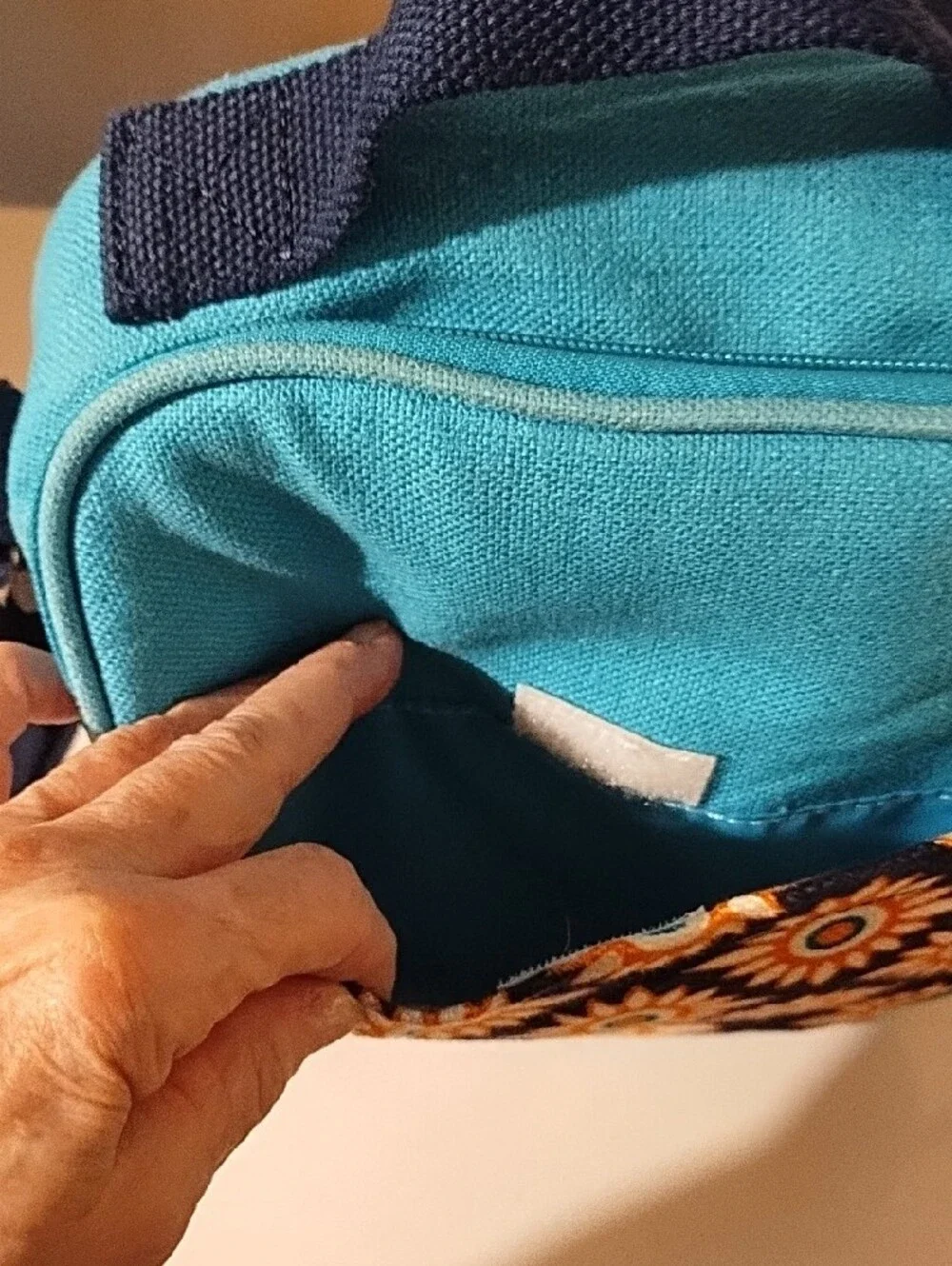Spartina 449 Teal and Navy Sunflower Crossbody EUC Insulated.